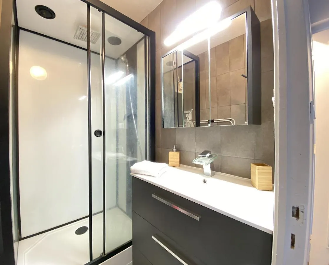 Cosy, Spacieux Avec 3 Chambres Et Espaces De Travail - Pres Bas Clermont-Ferrand Apartment
