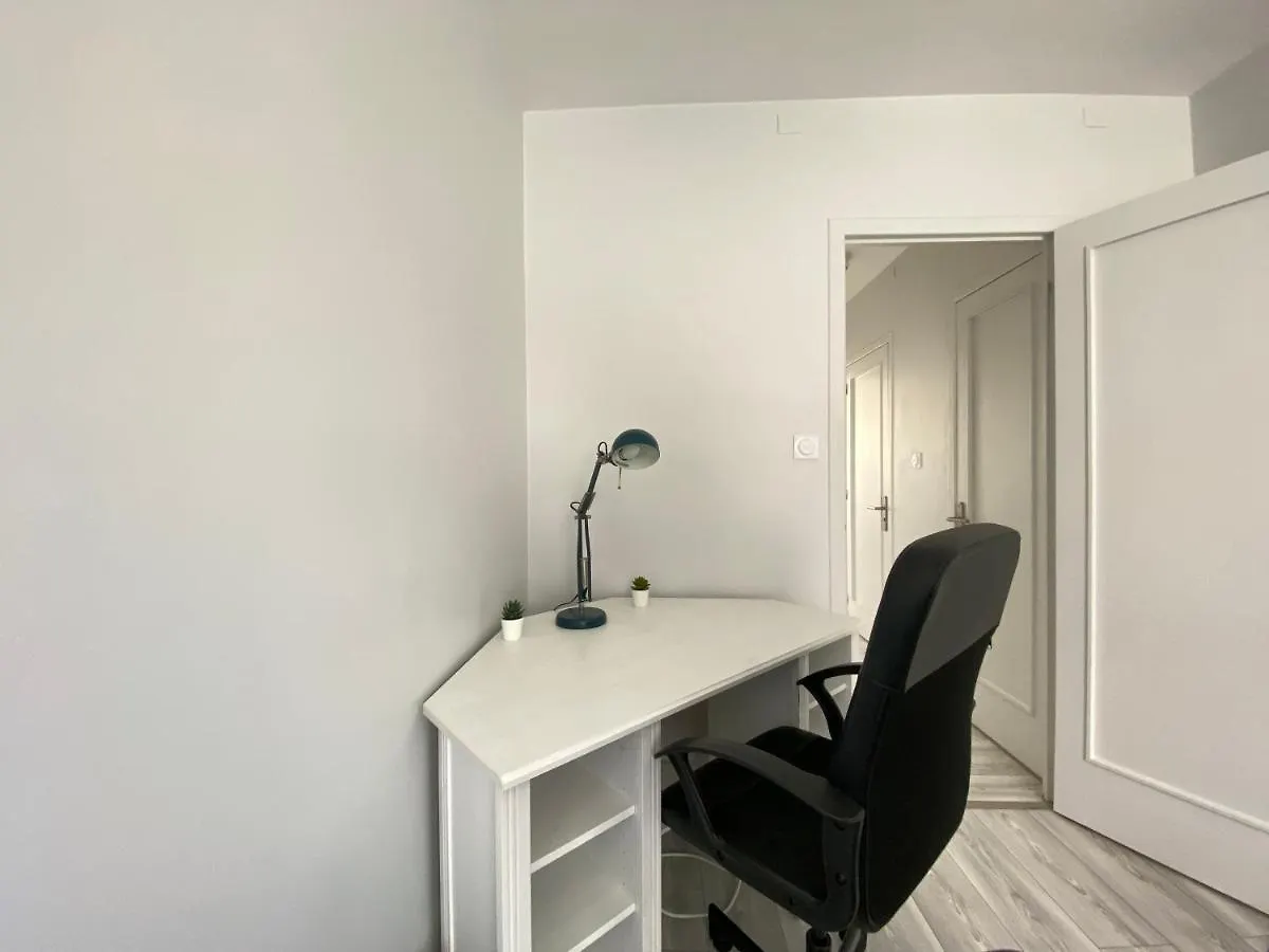 Cosy, Spacieux Avec 3 Chambres Et Espaces De Travail - Pres Bas Clermont-Ferrand France